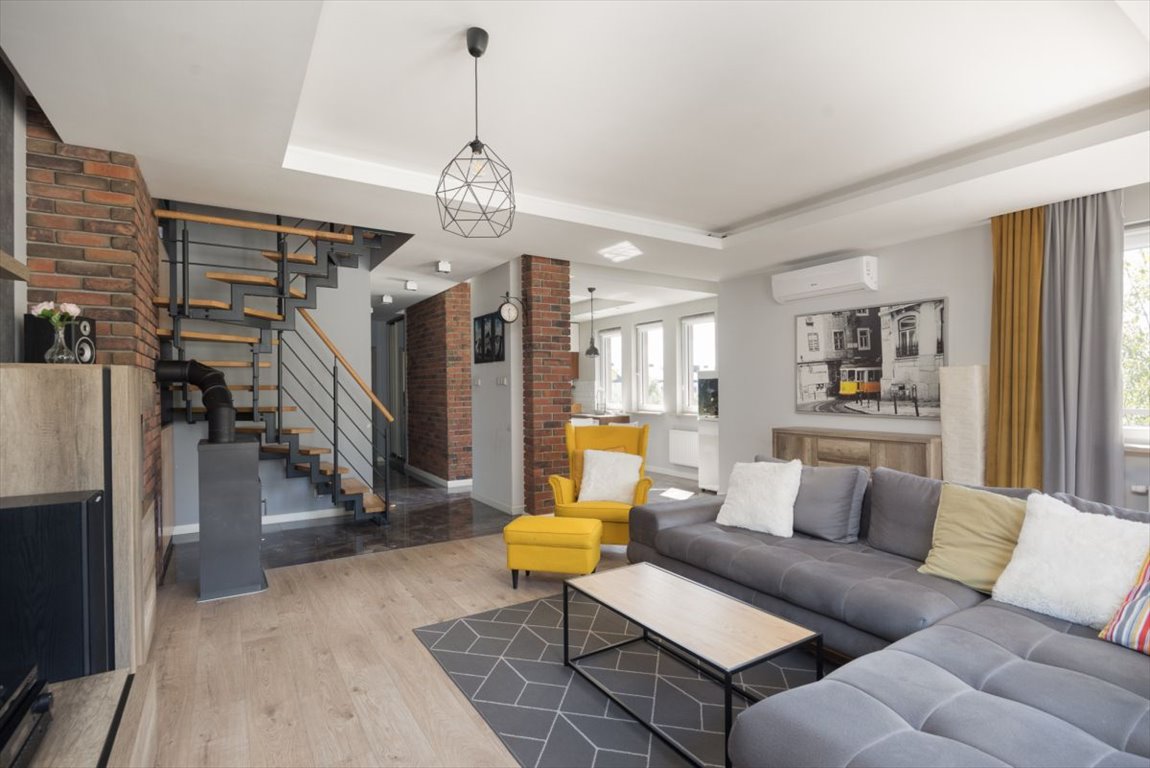 Dwupoziomowe 154 m² mieszkanie z poddaszem, garaż, blisko Warszawy Marki, Leopolda Lisa-Kuli  154m2 Foto 1