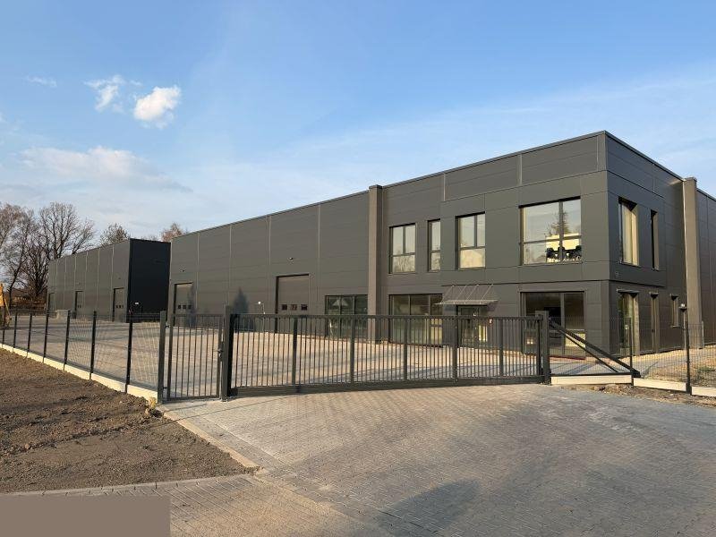 Hala magazynowa 900 m² z biurami, zjazd TIR, monitoring Zbytków, Wiślańska  1 100m2 Foto 1