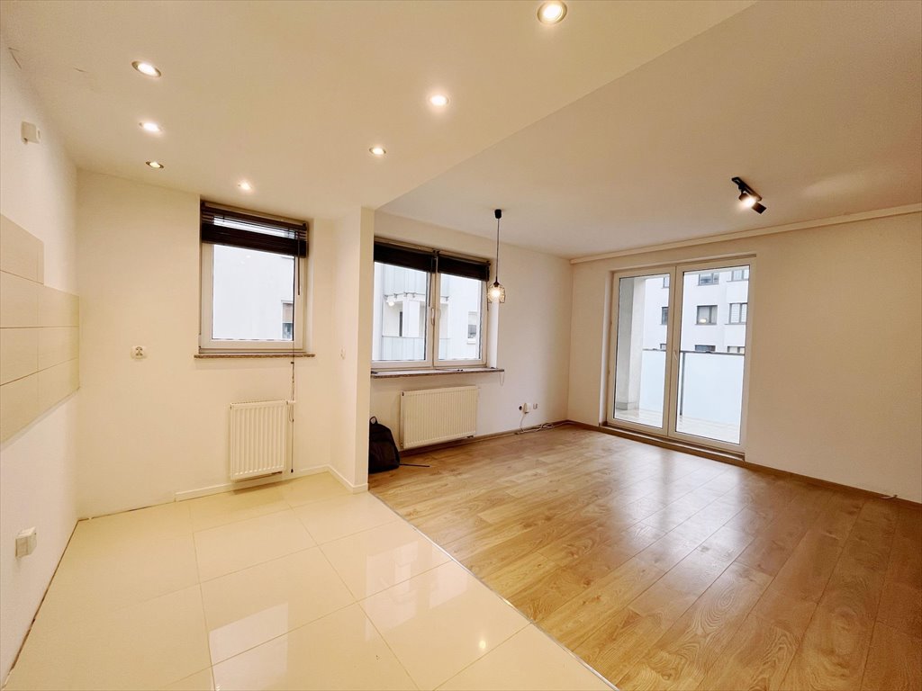 Mieszkanie trzypokojowe na sprzedaż Ząbki  57m2 Foto 1