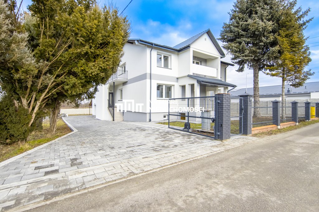 Nowoczesny dom 200 m² z garażem i niezależnym wejściem Przeworsk, Otwarta  200m2 Foto 1