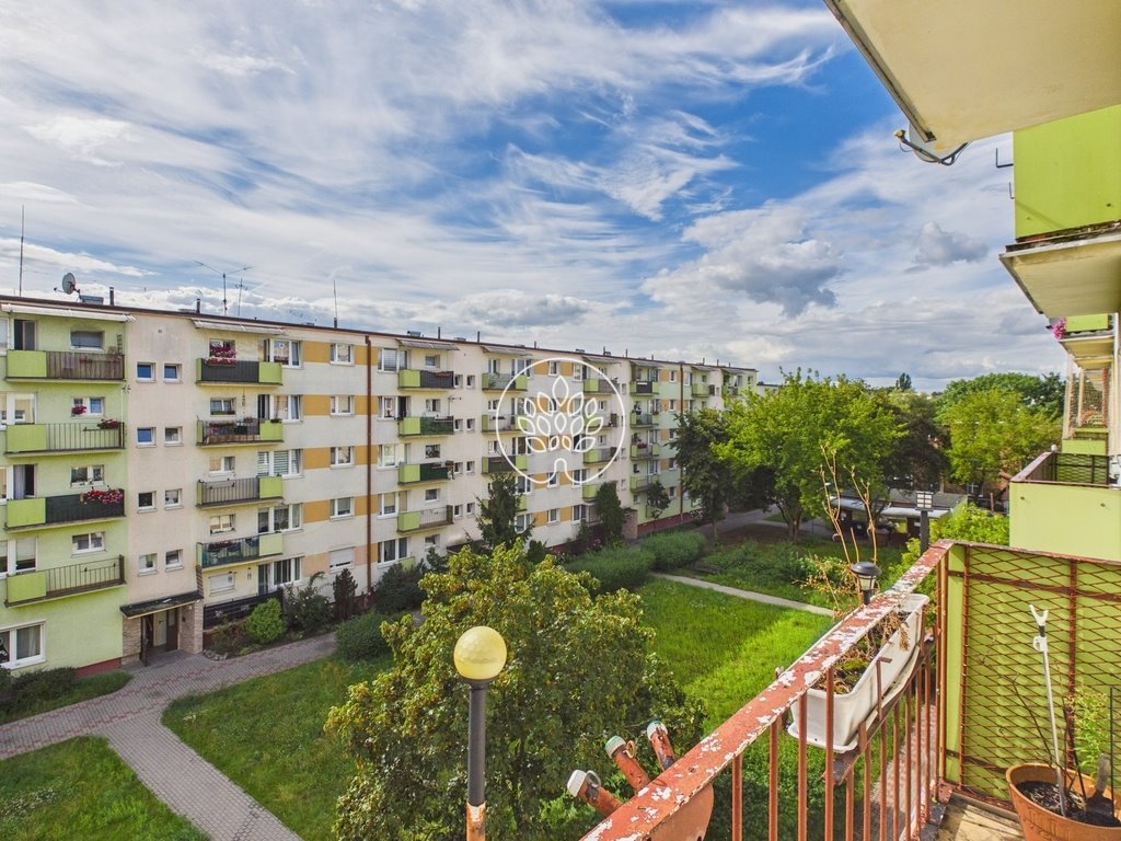 Mieszkanie 35 m² w Bydgoszczy - potencjał i nostalgiczne smaczki Bydgoszcz, Błonie, Ludwika Waryńskiego  35m2 Foto 1