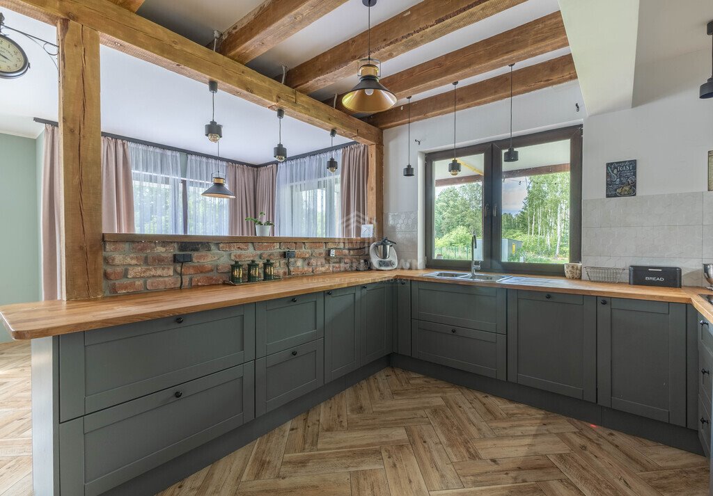 Przestronny dom z potencjałem, 289 m², las, spokój Budy Zaklasztorne  289m2 Foto 1