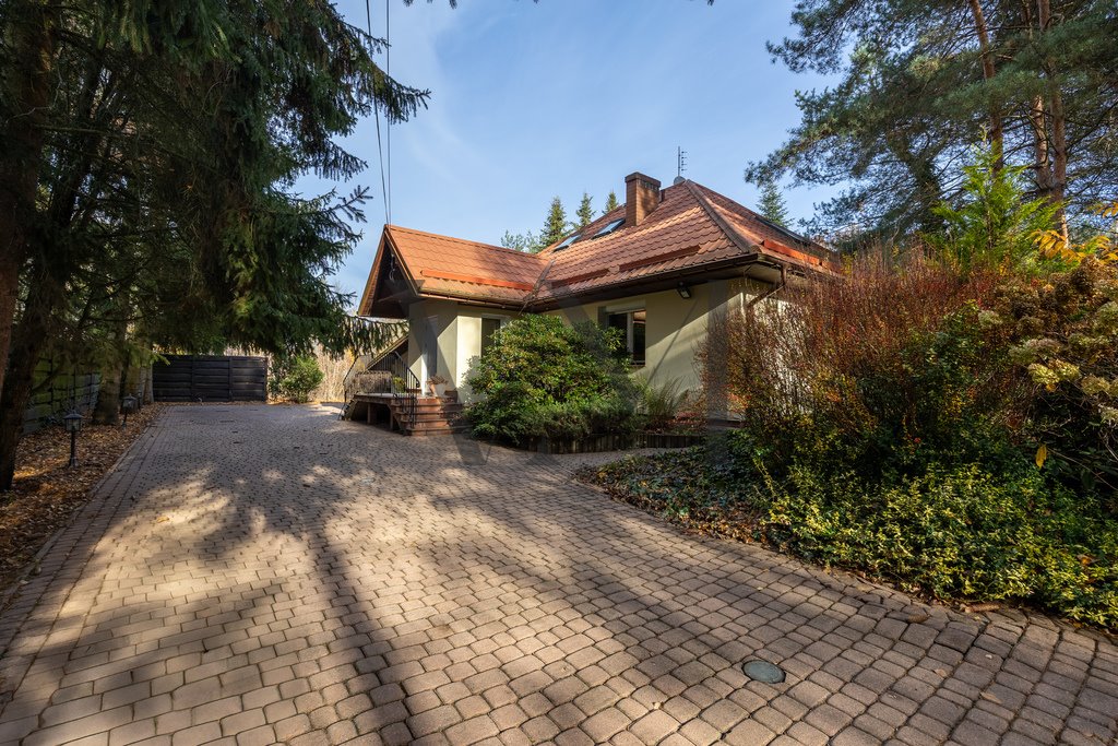 Dom z dużym ogrodem i potencjałem, 159 m2, garaż Nadarzyn  159m2 Foto 1