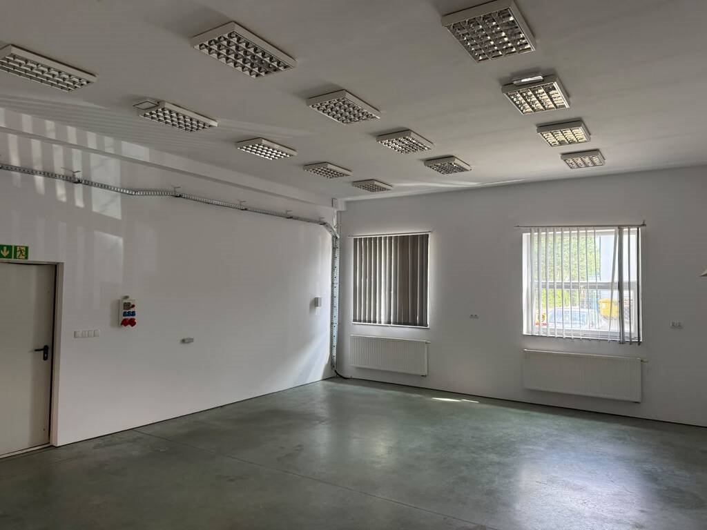Polecam nowoczesny magazyn 1000 m² z biurem i antresolą Warszawa, Białołęka  1 000m2 Foto 1