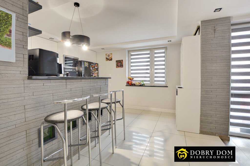 Przestronny dom z garażem i dodatkowym budynkiem w Kleosin Kleosin  160m2 Foto 1