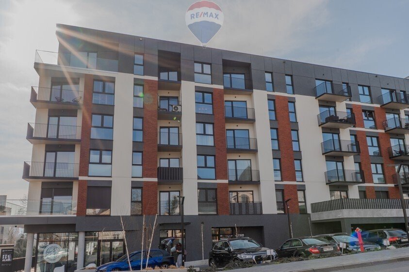 Mieszkanie trzypokojowe na sprzedaż Bielsko-Biała, Cieszyńska  61m2 Foto 1