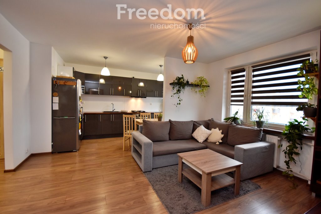 Mieszkanie dwupokojowe na sprzedaż Konin, Aleje 1 Maja  45m2 Foto 1