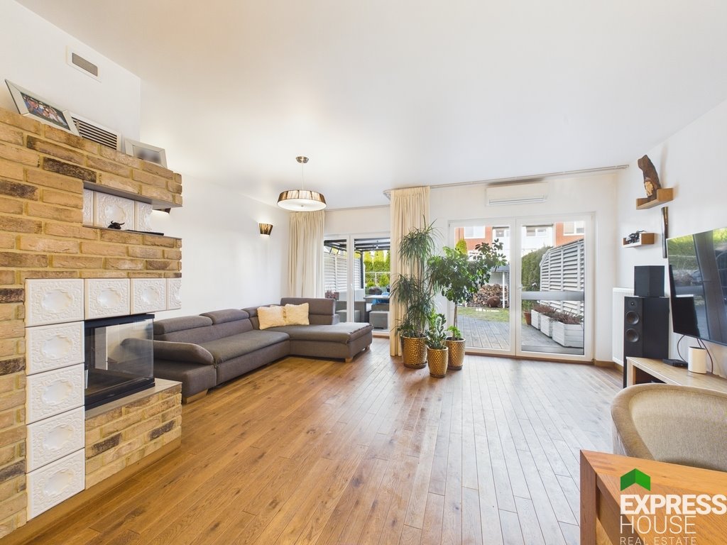 Nowoczesny dom 119m2 z poddaszem, kominkiem i ogrodem Wiry, Komornicka  119m2 Foto 1