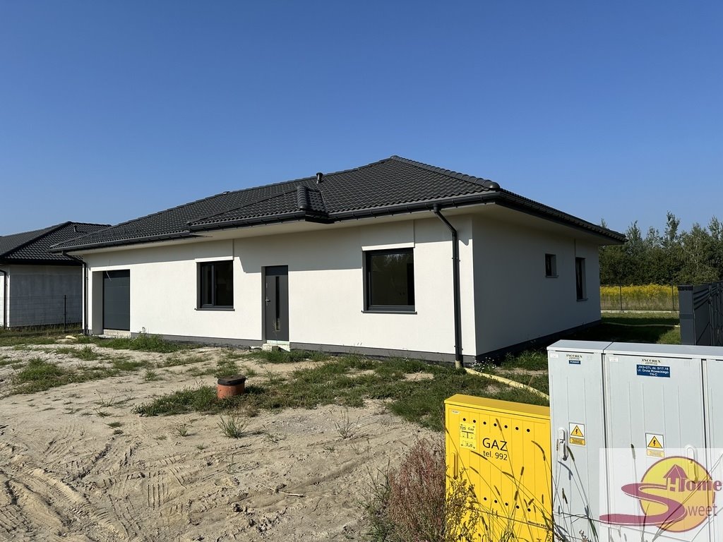Nowoczesny dom w stanie surowym z garażem i dużą działką Radom, Janiszpol  158m2 Foto 1