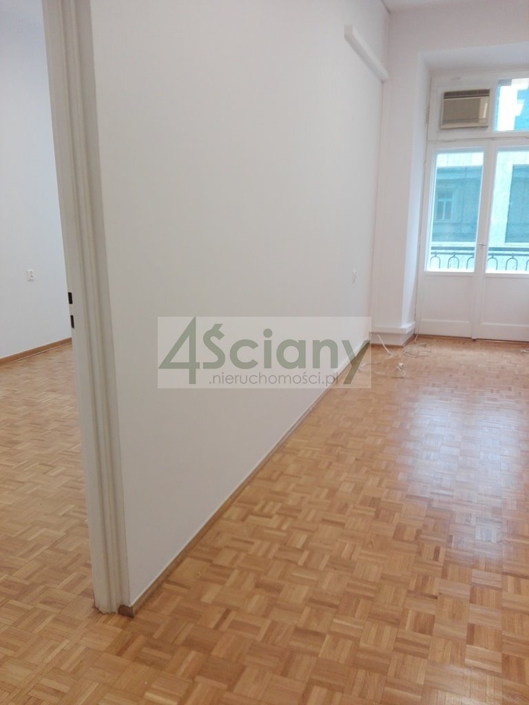 Na wynajem biuro 32 m² w centrum Warszawy z windą Warszawa, Śródmieście  32m2 Foto 1