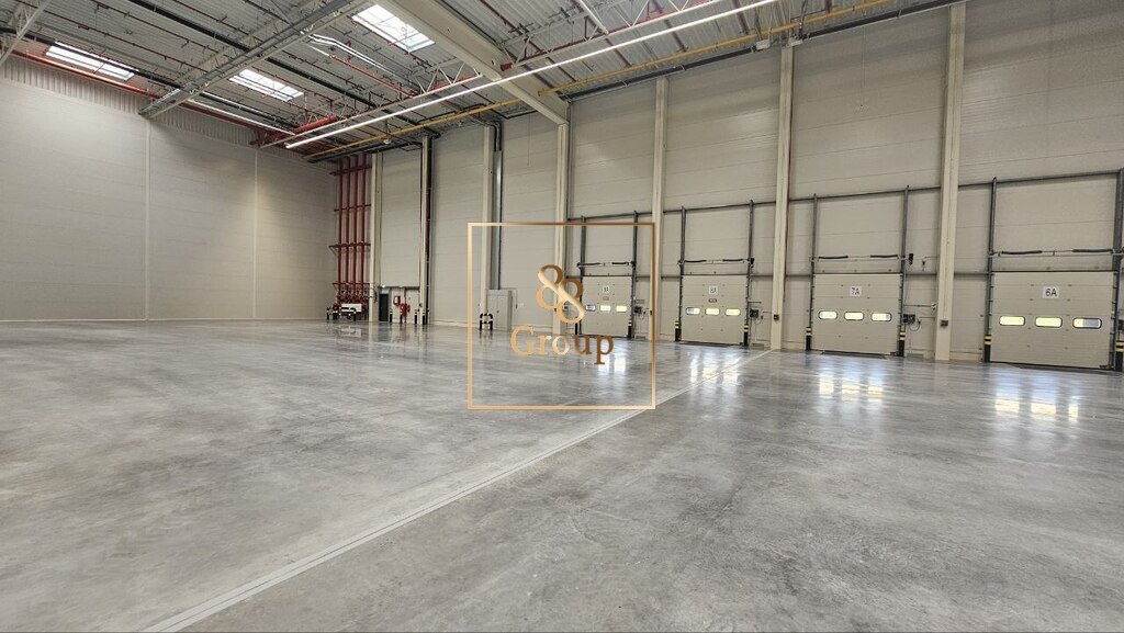 Magazyn 9 820 m² z biurem, dokami i tryskaczami. Janki  9 820m2 Foto 1