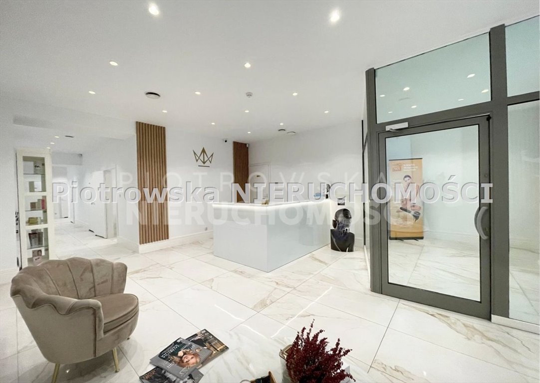 Lokal handlowo-usługowy 153,5 m² w Rynku Starego Miasta Sieradz  154m2 Foto 1