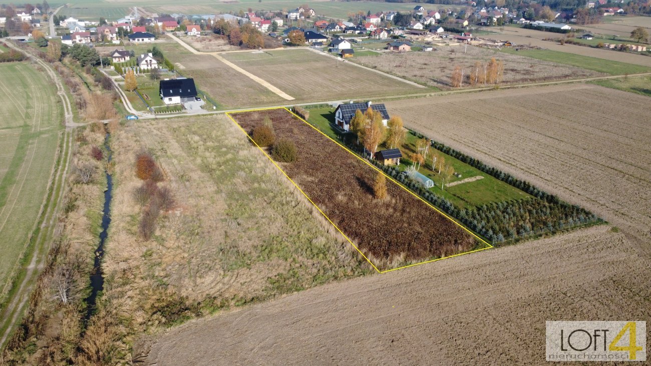 Na sprzedaż działka 37 arów z warunkami zabudowy w Pawęzowie Pawęzów  3 700m2 Foto 1