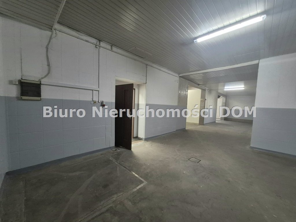 Nowoczesna hala magazynowa 261 m² z biurem i rampą Częstochowa, Tysiąclecie  261m2 Foto 1