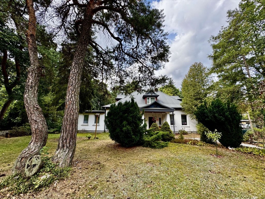 Urokliwa willa z 1905 r. z ogrodem leśnym i 10 pokojami piaseczyński  300m2 Foto 1