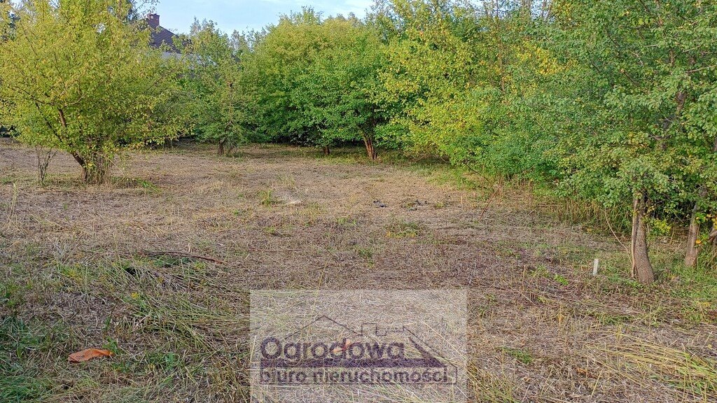 Do sprzedania działka 1020 m² w Ustanowie z mediami Ustanów  1 020m2 Foto 1