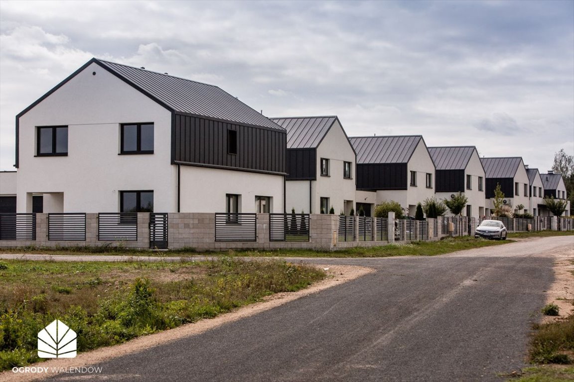 Dom bliźniak 208 m2 z garażem i dużą działką Walendów  208m2 Foto 1