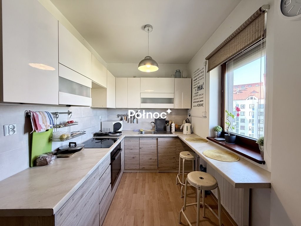 Przestronne 3-pokojowe mieszkanie z balkonem i miejscem w garażu Kraków, Armii Krajowej  76m2 Foto 1