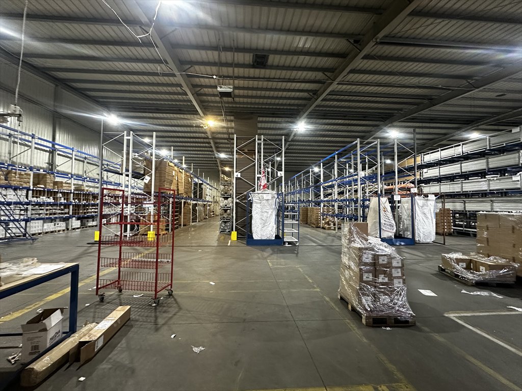 Magazyn 2900 m² z biurami, rampami i placem Toruń, Mokre  2 900m2 Foto 1