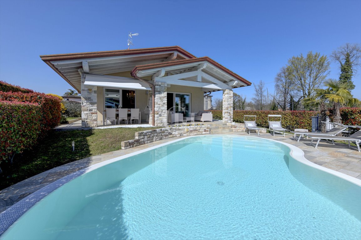 Zapraszam luksusową willę 150 m² z ogrodem w Sirmione Włochy, Sirmione  150m2 Foto 1