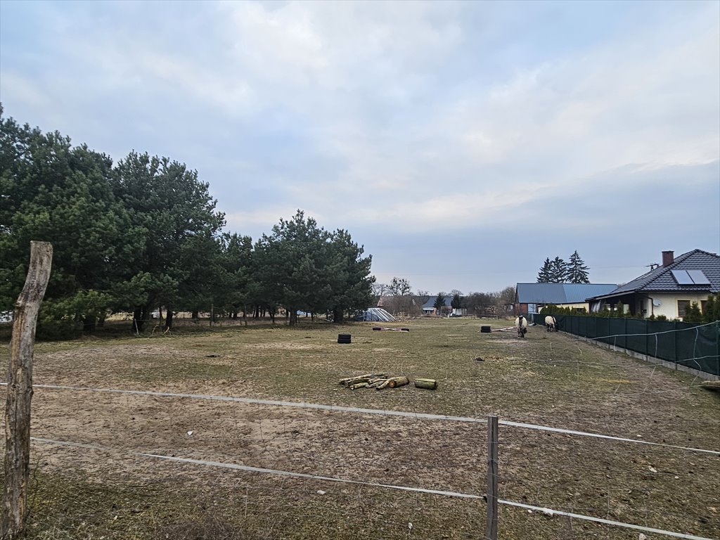 Działka budowlana 2500 m² z mediami w Wołowych Lasach Wołowe Lasy  2 500m2 Foto 1