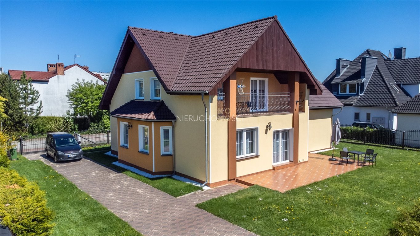 Dom na sprzedaż Brzeg Dolny  236m2 Foto 1