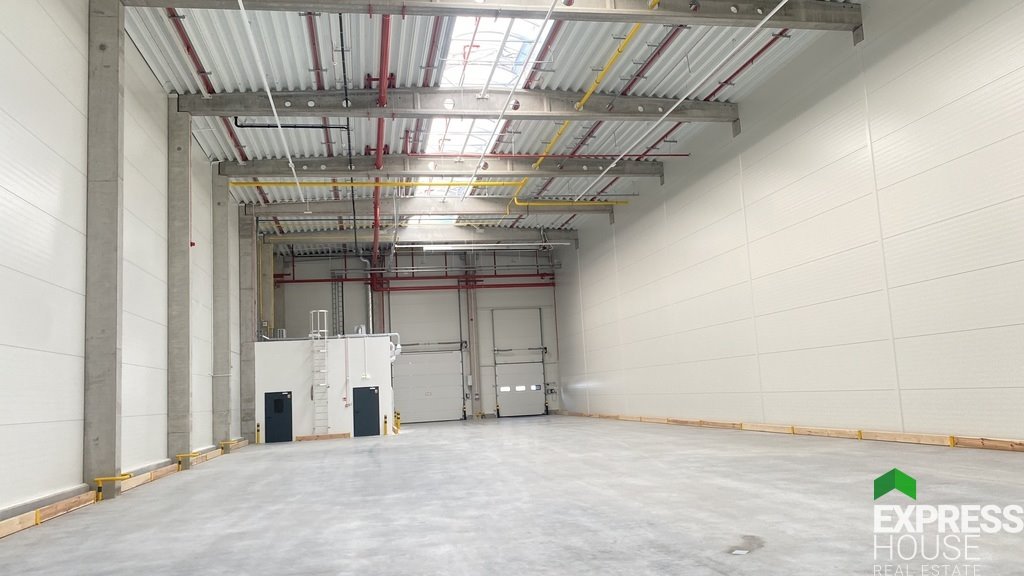 Nowoczesny magazyn 755 m² z certyfikatem BREEAM i biurami Luboń  759m2 Foto 1