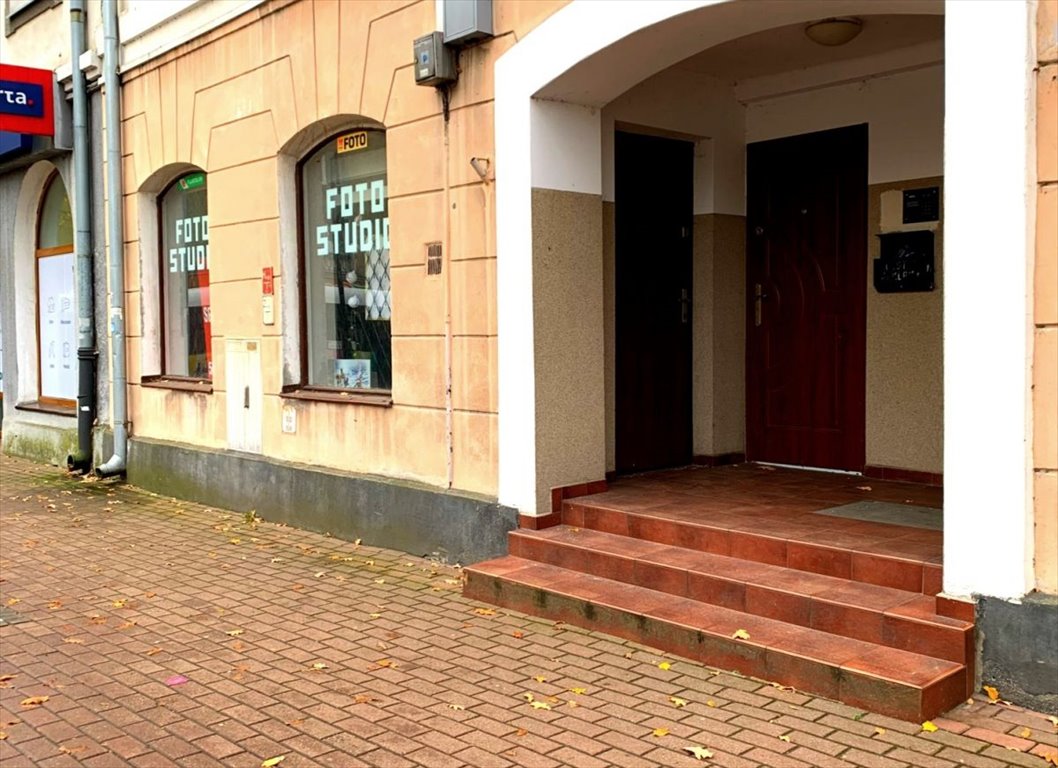 Lokal usługowy na Starym Rynku w Łowiczu z witrynami Łowicz, Stary Rynek  78m2 Foto 1