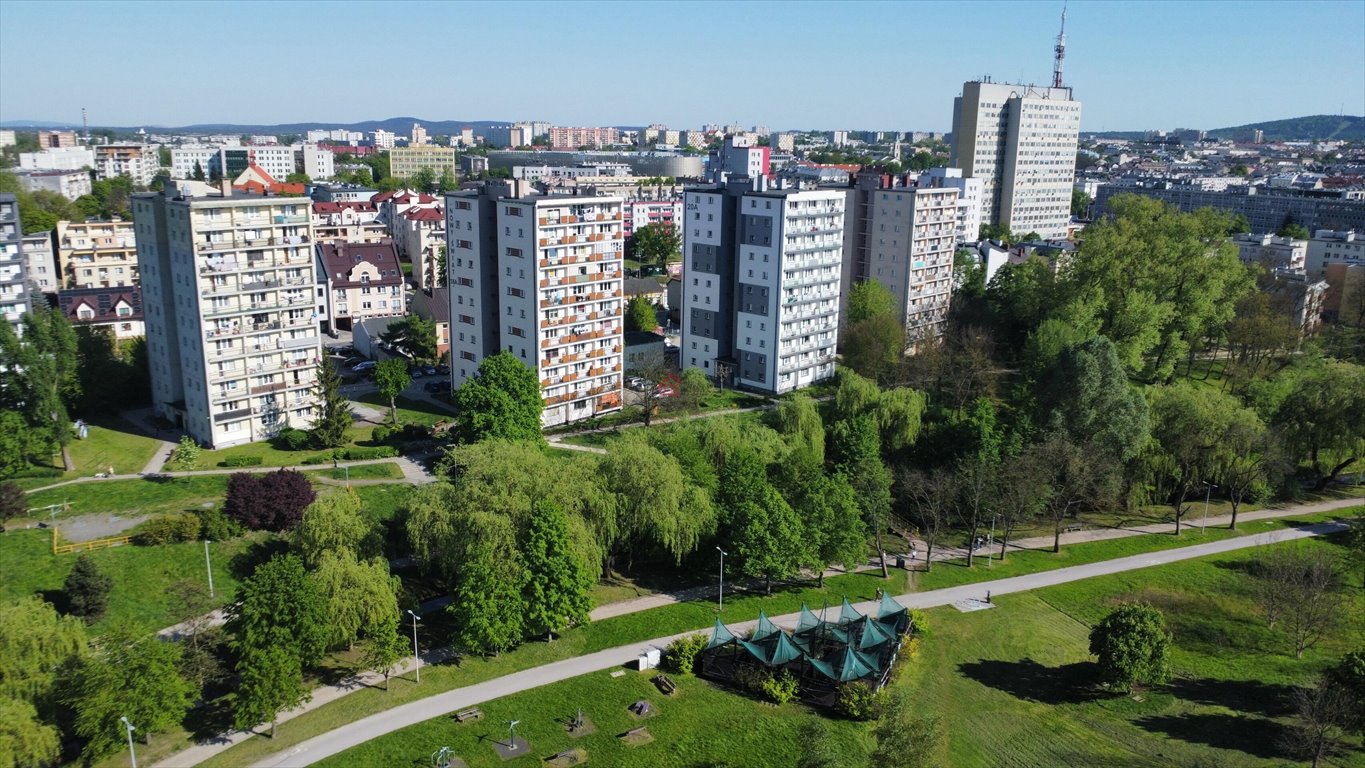 Mieszkanie dwupokojowe na sprzedaż Kielce, Sady, Nowy Świat  46m2 Foto 8