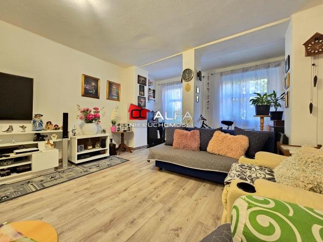 Mieszkanie trzypokojowe na sprzedaż Świdnica  100m2 Foto 1