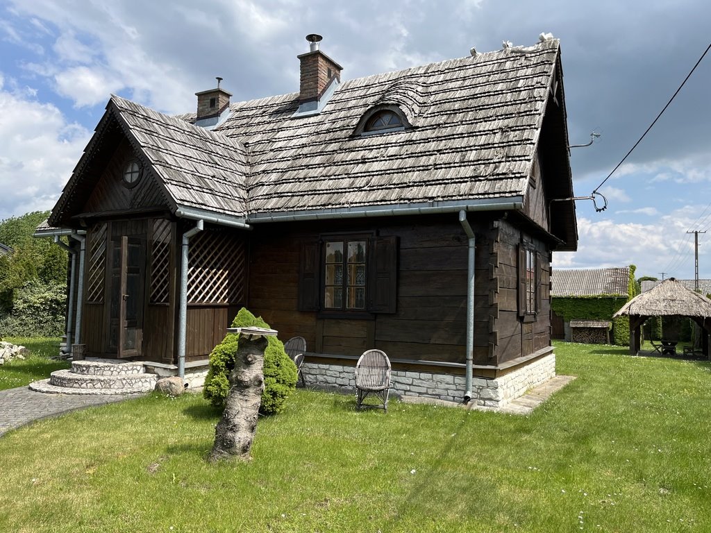 Urokliwe siedlisko z domem z bali nad rzeką Ciemięgą Ożarów  114m2 Foto 1