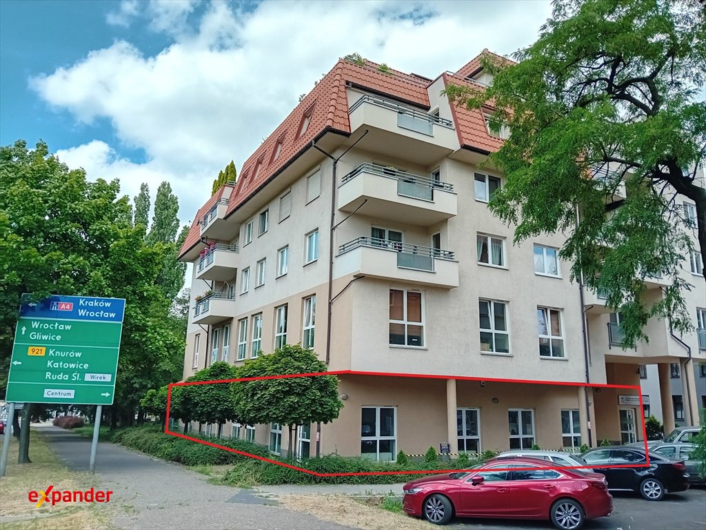 Lokal użytkowy 206,5 m2 z witrynami i parkingiem w centrum Zabrze, św. Urbana  207m2 Foto 1