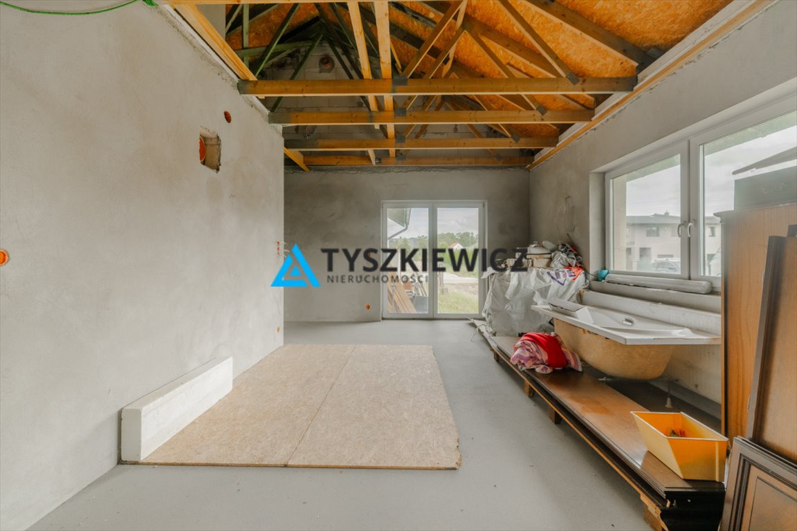 Dom w stanie surowym z dużym potencjałem i garażem Topole  103m2 Foto 1