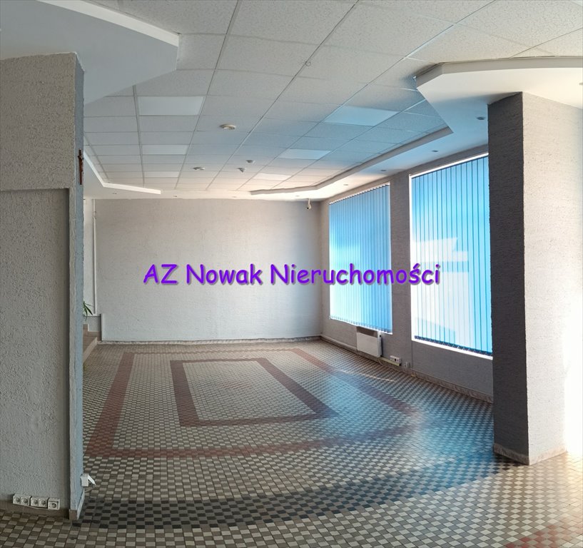Na sprzedaż przestronny lokal usługowy 119 m² z witrynami w centrum Żarowa Żarów  119m2 Foto 1