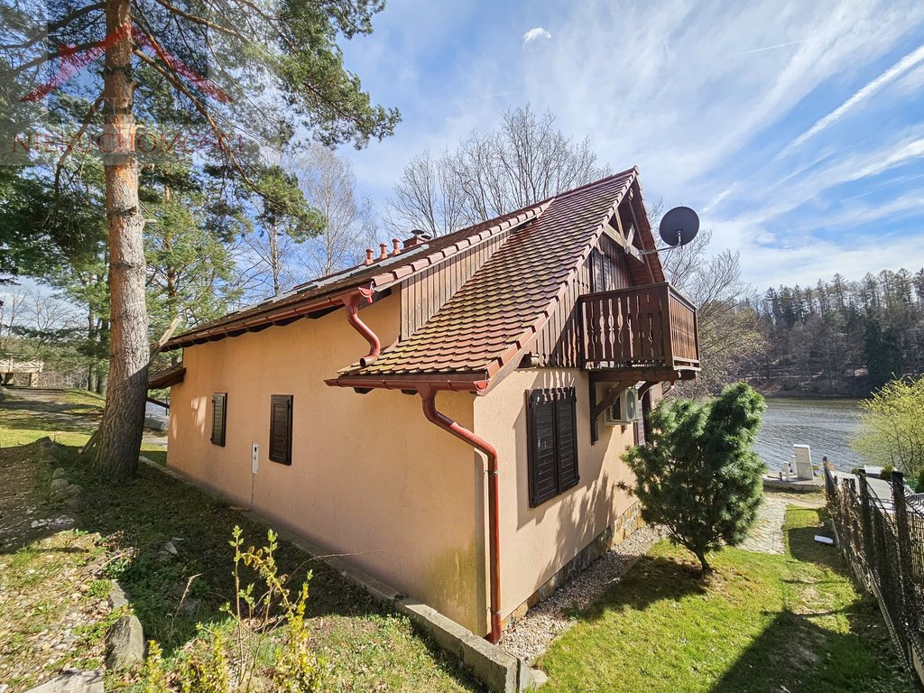 Dom nad Jeziorem Złotnickim z 2 segmentami i widokiem Karłowice  115m2 Foto 1