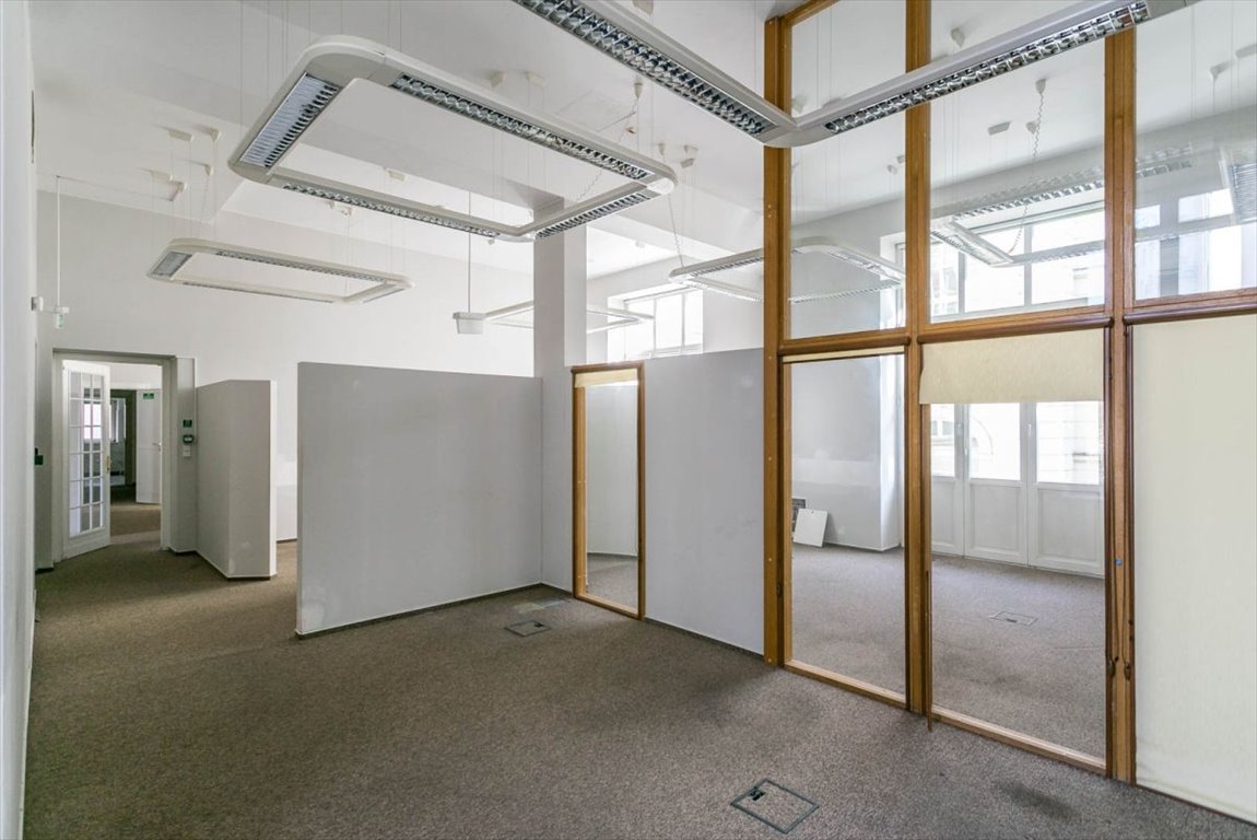 Lokal użytkowy na wynajem Warszawa, Śródmieście  650m2 Foto 1