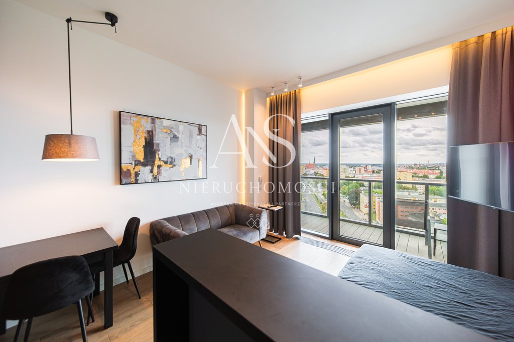 Polecam nowoczesną kawalerkę 25 m² z balkonem w Hanza Tower Szczecin, al. Wyzwolenia  25m2 Foto 1