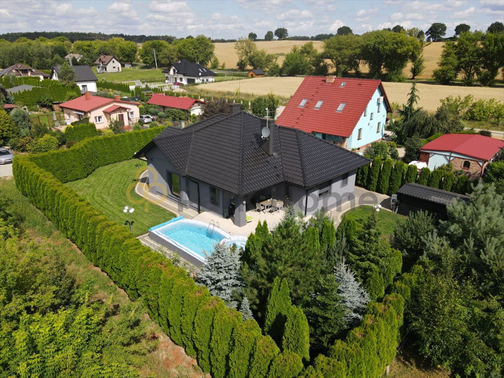 Przestronny dom z basenem i jacuzzi – komfort i natura Leszno  144m2 Foto 1