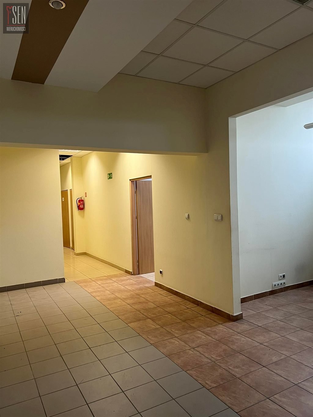 Tychy, 185 m2 – lokal inwestycyjny z najemcami i rampą Tychy  185m2 Foto 1