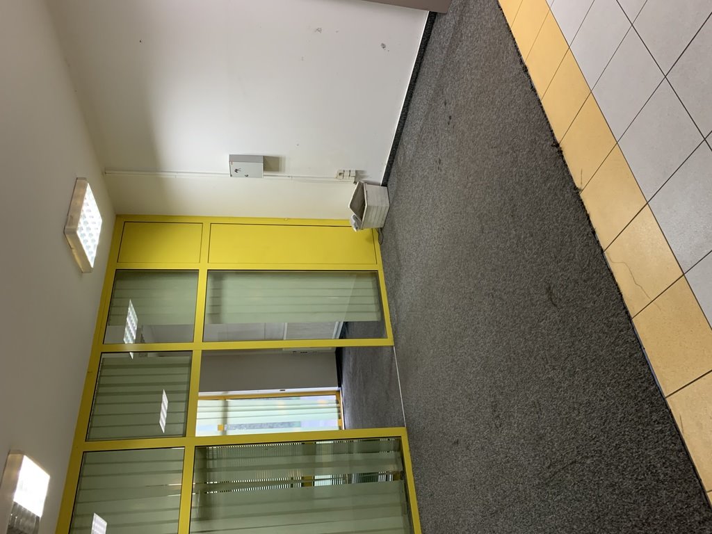 Biura 600m² z klimatyzacją i parkingiem w Markach Marki  600m2 Foto 1