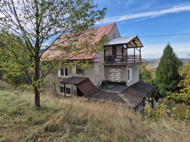 Urokliwy dom 200 m2 z polem i garażem w Cisownicy Cisownica  200m2 Foto 1