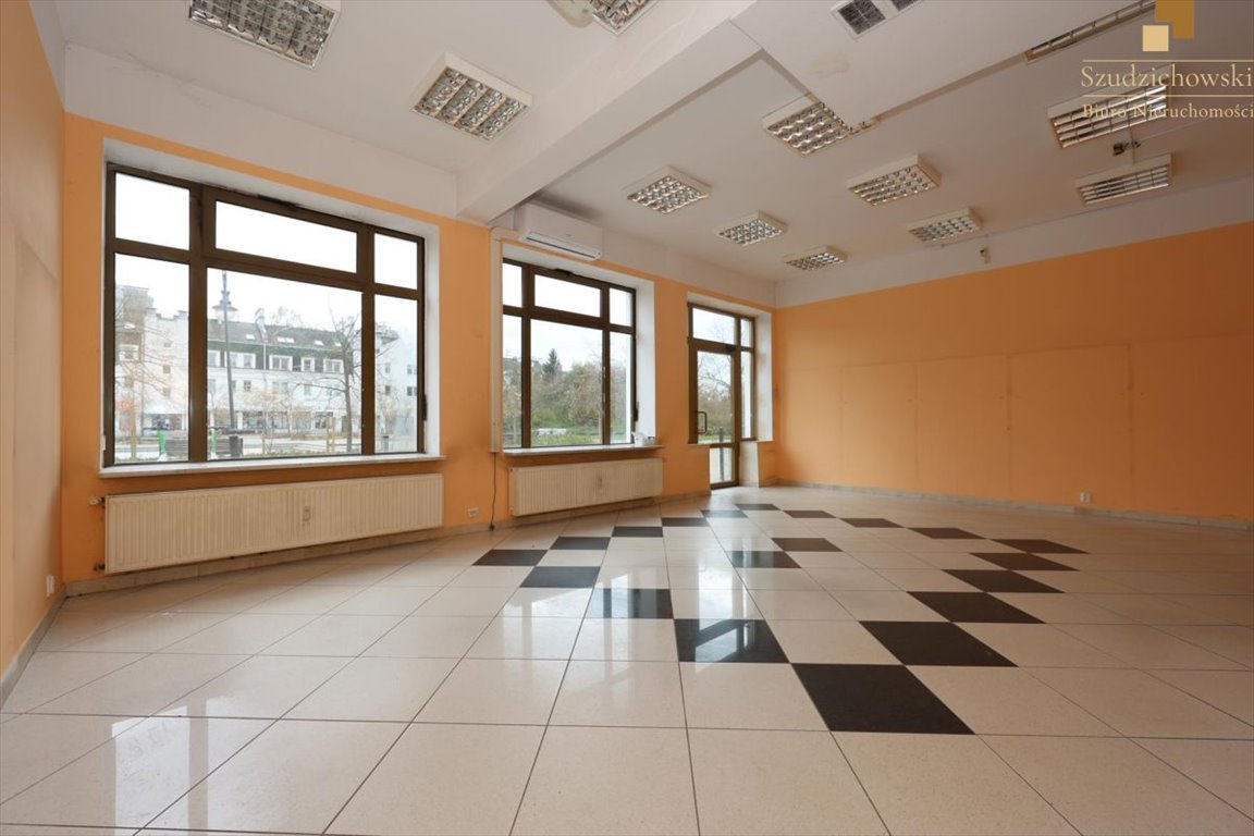 Funkcjonalny lokal usługowy 62 m² na Ursynowie z dużym natężeniem ruchu Warszawa, Ursynów, Ursynów, Pasaż Ursynowski  62m2 Foto 1