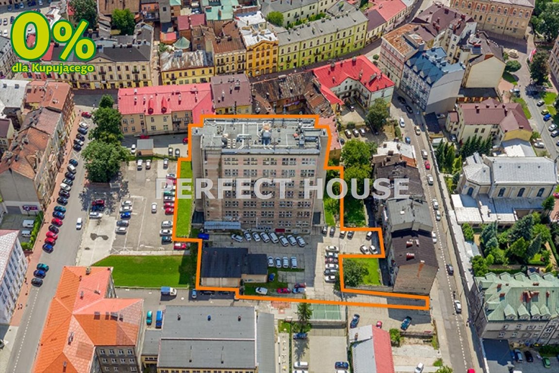 Duży obiekt biurowy z parkingiem (4807 m²) w Tarnowie Tarnów, Centrum, Legionów  4 965m2 Foto 1