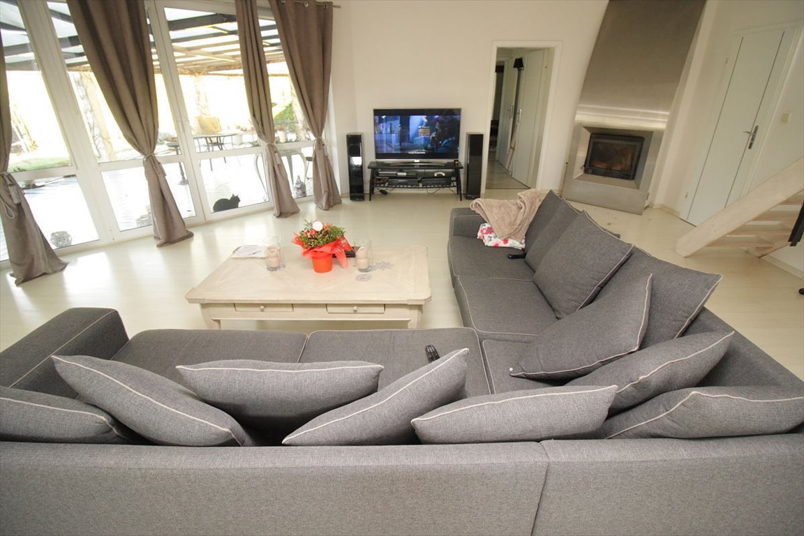 Przestronny dom 210 m2 z garażem, fotowoltaiką i dożywociem Mściszewo, Żniwna  210m2 Foto 1