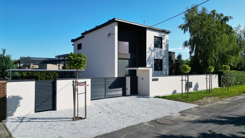 Dom na sprzedaż Piotrków Trybunalski  198m2 Foto 1