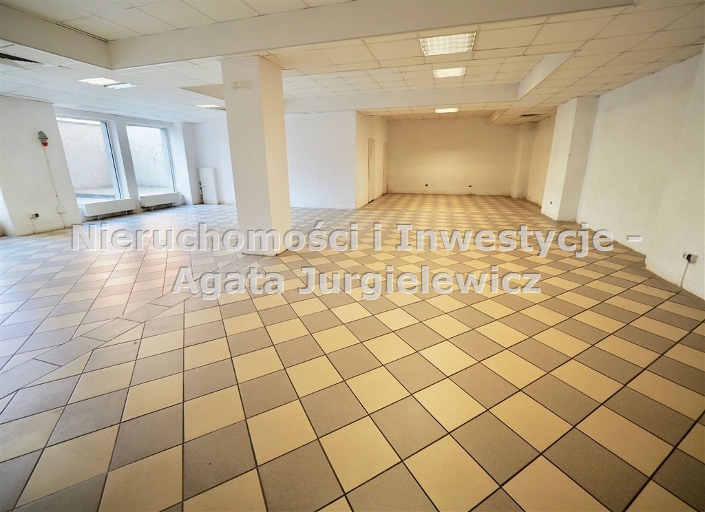 Lokal użytkowy na wynajem Oleśnica  704m2 Foto 2