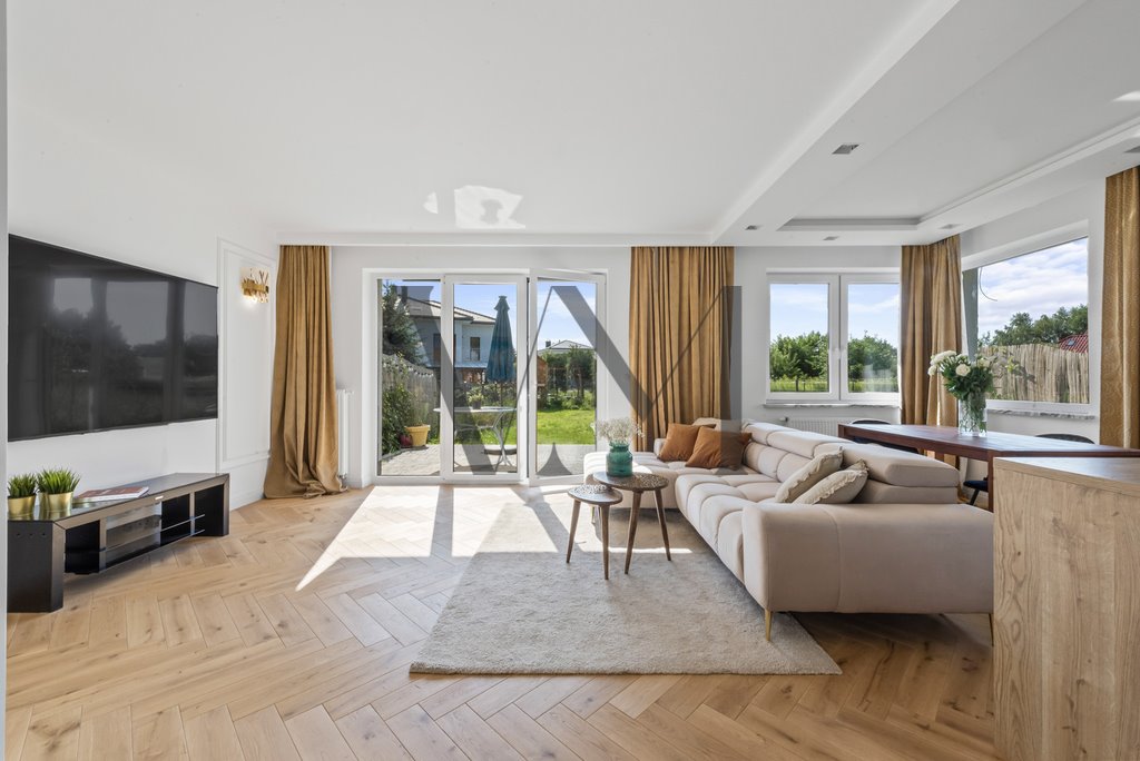 Dom na sprzedaż Łazy  144m2 Foto 1