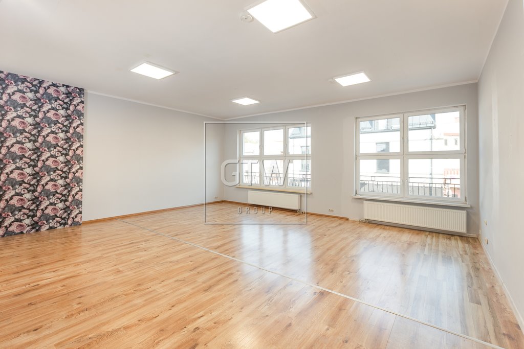Do sprzedania inwestycyjny lokal 104 m² z najemcą w Grójcu Grójec  104m2 Foto 1