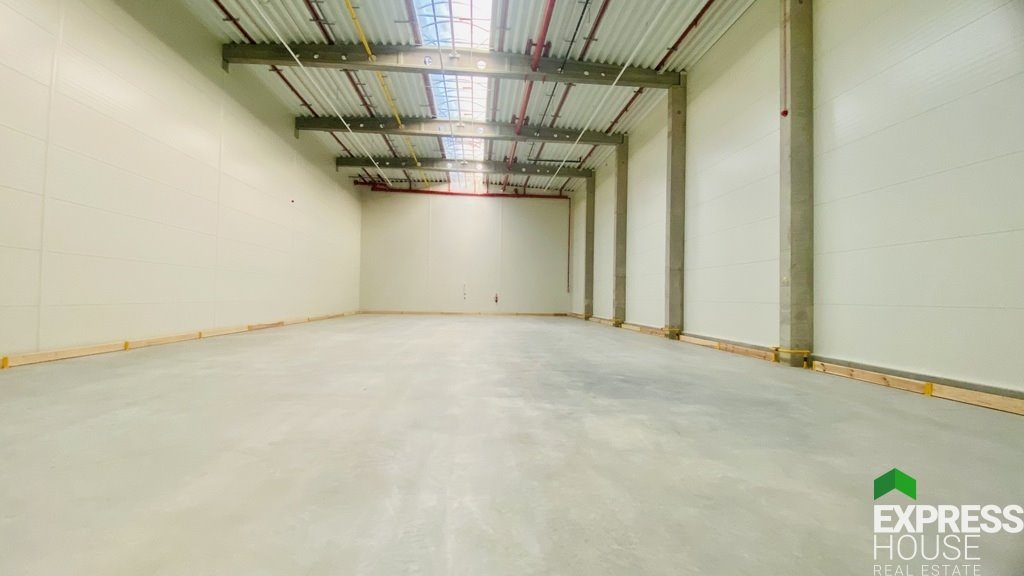 Nowoczesny magazyn 755 m² z certyfikatem BREEAM i biurami Luboń  755m2 Foto 1