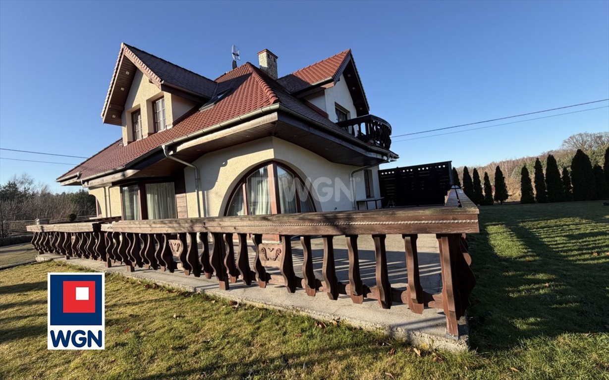 Przestronny dom 250 m2 z garażem i możliwością adaptacji Jerzmanowa, Jerzmanowa  250m2 Foto 1